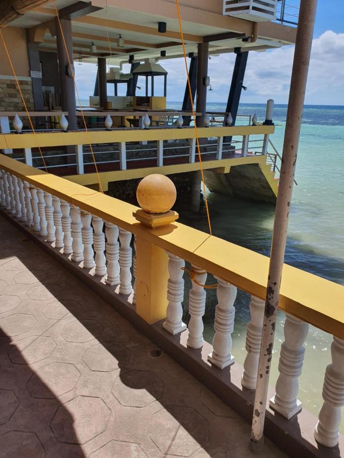 L & M Hearthstones Lodge Oslob Exterior photo