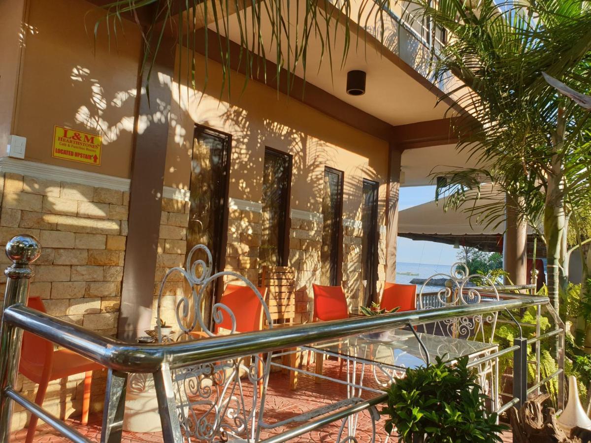 L & M Hearthstones Lodge Oslob Exterior photo