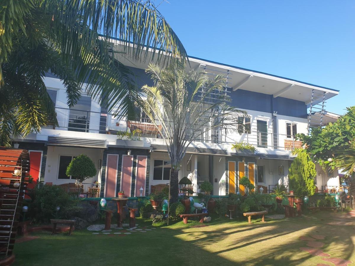 L & M Hearthstones Lodge Oslob Exterior photo